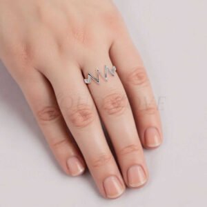 wearing-zig-zag-ring